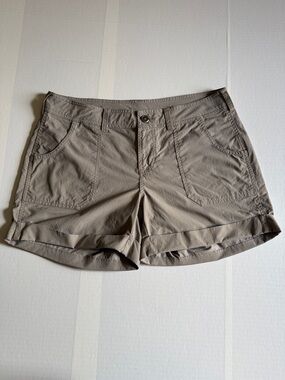 The North Face Women's Taupe Roll-Hem Utility Shorts Size 8